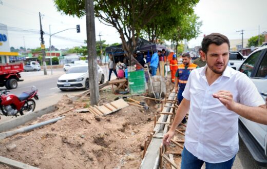 No-Dia-da-Arvore-prefeito-Renato-Junior-vistoria-obra-em-canteiro-central-e-reforca-preservacao-da-arborizacao-na-avenida-Margarita-